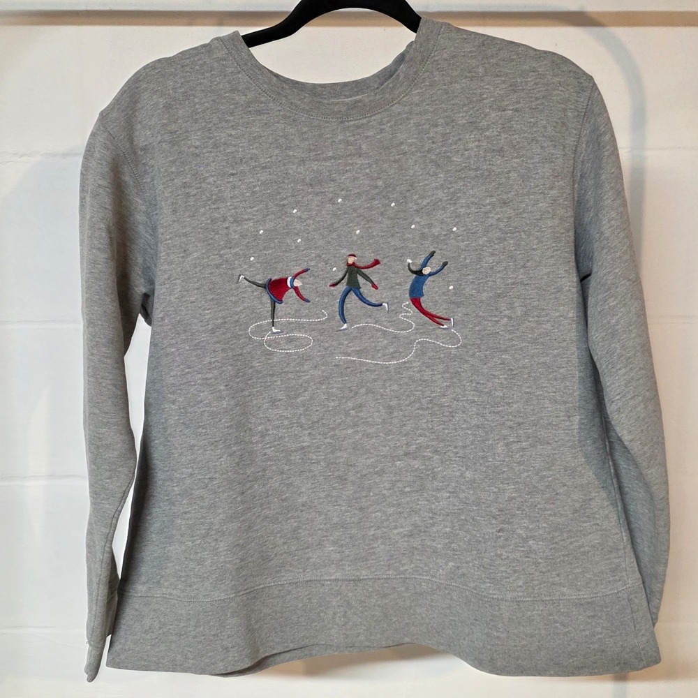 90s Vintage Field Gear‎ Women's S Grey Embroidered Ice Skaters Sweatshirt Winter